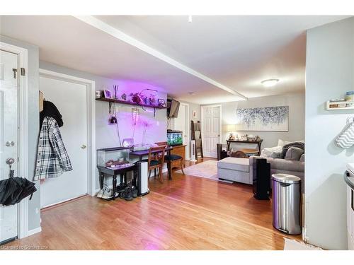 3-46 Martin Street, Thorold, ON - Indoor Photo Showing Living Room