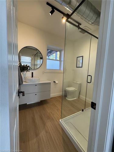 198 Dundurn Street S, Hamilton, ON - Indoor Photo Showing Bathroom