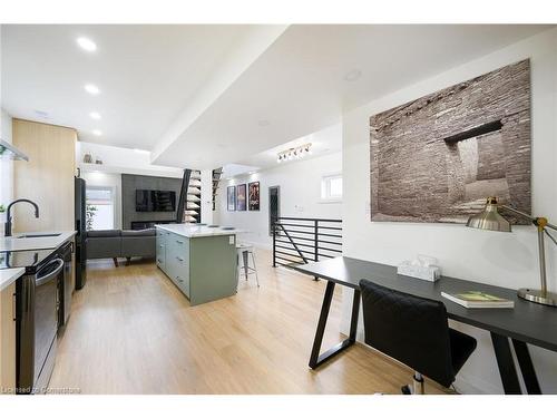 198 Dundurn Street S, Hamilton, ON - Indoor Photo Showing Kitchen