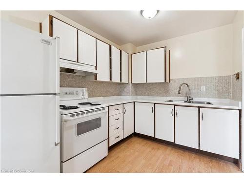 58-441 Barrie Road, Orillia, ON - Indoor Photo Showing Kitchen