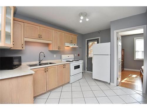 6-29 Sherman Avenue S, Hamilton, ON - Indoor Photo Showing Kitchen With Double Sink