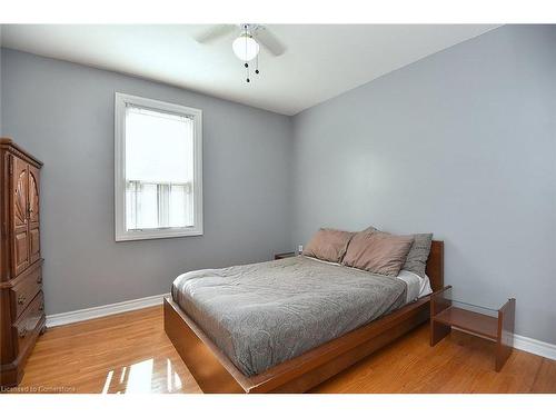 6-29 Sherman Avenue S, Hamilton, ON - Indoor Photo Showing Bedroom