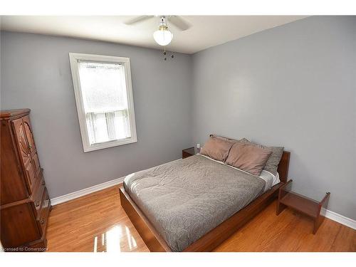 6-29 Sherman Avenue S, Hamilton, ON - Indoor Photo Showing Bedroom