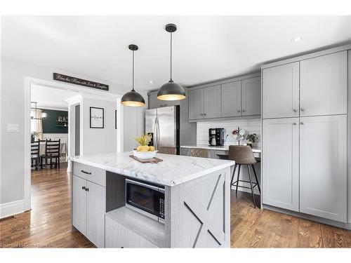 4058 Fly Road, Lincoln, ON - Indoor Photo Showing Kitchen With Upgraded Kitchen