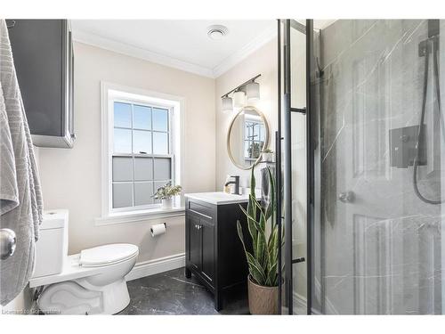 4058 Fly Road, Lincoln, ON - Indoor Photo Showing Bathroom