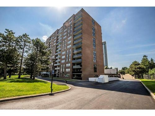 712-4 Lisa Street, Brampton, ON - Outdoor With Facade