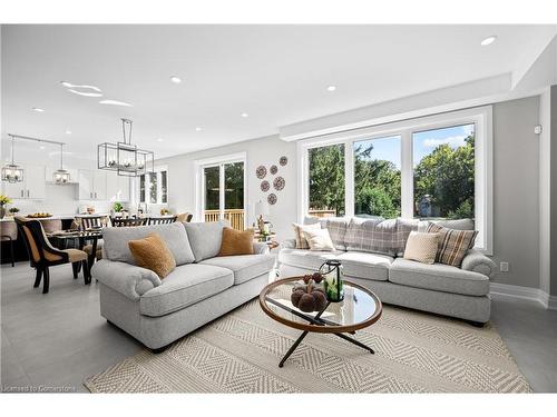 114 Colver Street W, Smithville, ON - Indoor Photo Showing Living Room