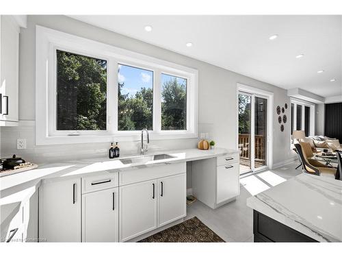 114 Colver Street W, Smithville, ON - Indoor Photo Showing Kitchen