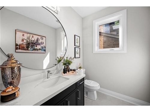 114 Colver Street W, Smithville, ON - Indoor Photo Showing Bathroom