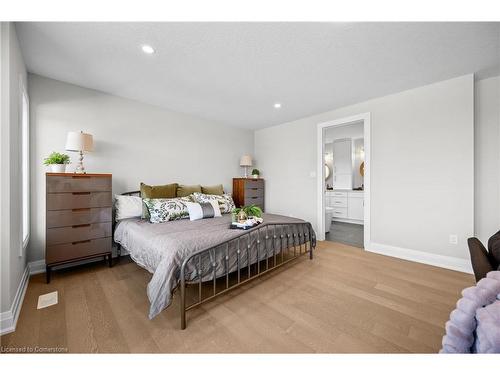 114 Colver Street W, Smithville, ON - Indoor Photo Showing Bedroom