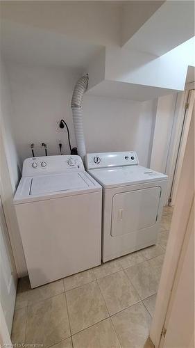 Bsmt-20 Queensdale Avenue W, Hamilton, ON - Indoor Photo Showing Laundry Room