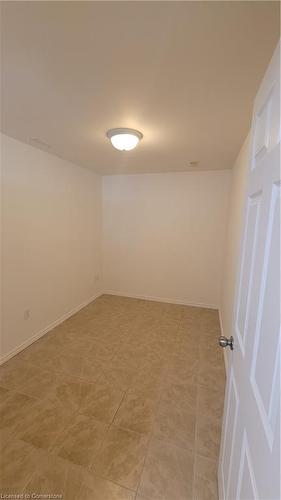 Bsmt-20 Queensdale Avenue W, Hamilton, ON - Indoor Photo Showing Other Room