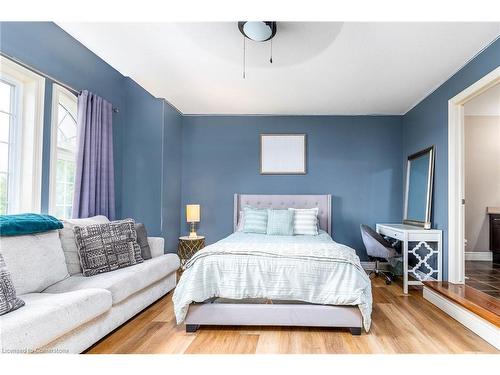 240 Cloverleaf Drive, Ancaster, ON - Indoor Photo Showing Bedroom