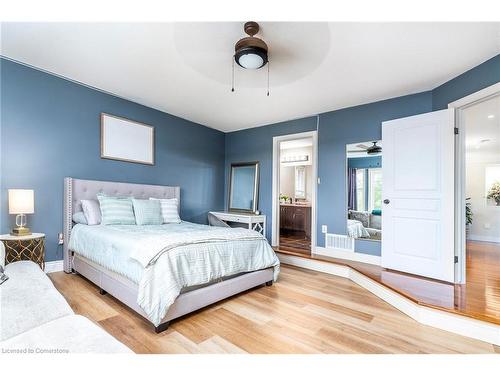 240 Cloverleaf Drive, Ancaster, ON - Indoor Photo Showing Bedroom