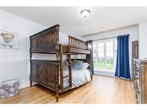 240 Cloverleaf Drive, Ancaster, ON - Indoor Photo Showing Bedroom