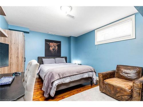 240 Cloverleaf Drive, Ancaster, ON - Indoor Photo Showing Bedroom