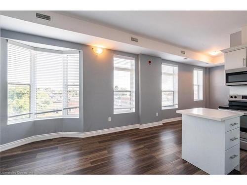 302-4 Barton Street, Hamilton, ON - Indoor Photo Showing Kitchen