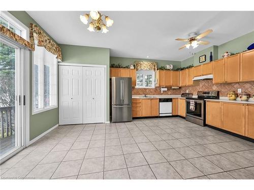 244 Silverbirch Boulevard, Mount Hope, ON - Indoor Photo Showing Kitchen