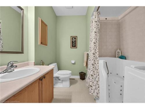 244 Silverbirch Boulevard, Mount Hope, ON - Indoor Photo Showing Bathroom