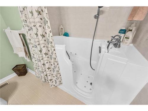 244 Silverbirch Boulevard, Mount Hope, ON - Indoor Photo Showing Bathroom