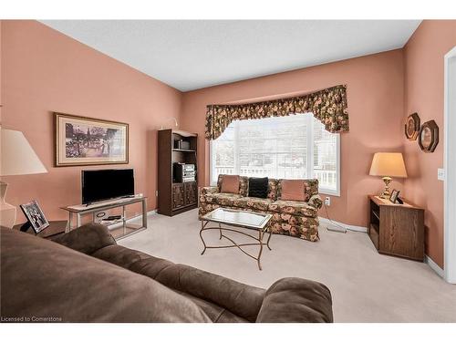 244 Silverbirch Boulevard, Mount Hope, ON - Indoor Photo Showing Living Room