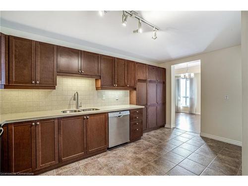 801-3000 Creekside Drive, Dundas, ON - Indoor Photo Showing Kitchen With Double Sink