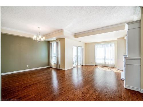 801-3000 Creekside Drive, Dundas, ON - Indoor