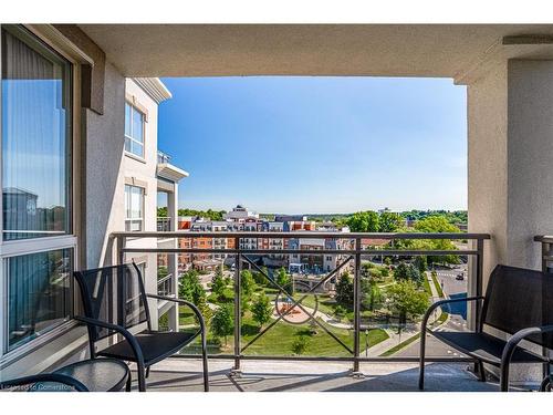 801-3000 Creekside Drive, Dundas, ON - Outdoor With Balcony With Exterior