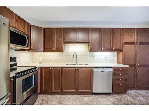 801-3000 Creekside Drive, Dundas, ON - Indoor Photo Showing Kitchen With Stainless Steel Kitchen With Double Sink