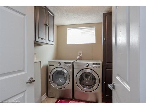 989 North Shore Boulevard W, Burlington, ON - Indoor Photo Showing Laundry Room