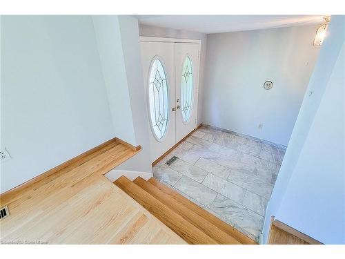 215 Montmorency Drive, Hamilton, ON - Indoor Photo Showing Other Room