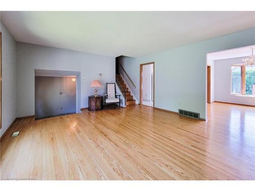 215 Montmorency Drive, Hamilton, ON - Indoor Photo Showing Other Room