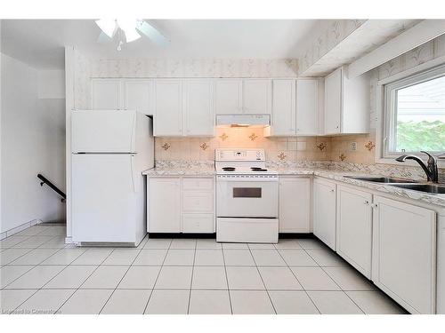 215 Montmorency Drive, Hamilton, ON - Indoor Photo Showing Kitchen With Double Sink