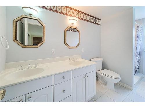 215 Montmorency Drive, Hamilton, ON - Indoor Photo Showing Bathroom