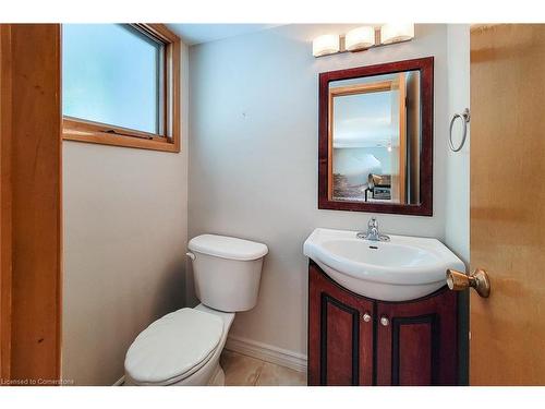 215 Montmorency Drive, Hamilton, ON - Indoor Photo Showing Bathroom