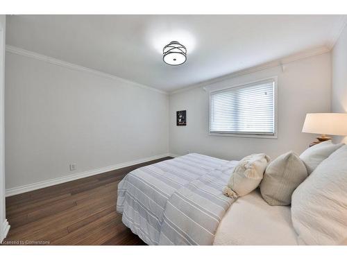 82 King Street, Milton, ON - Indoor Photo Showing Bedroom