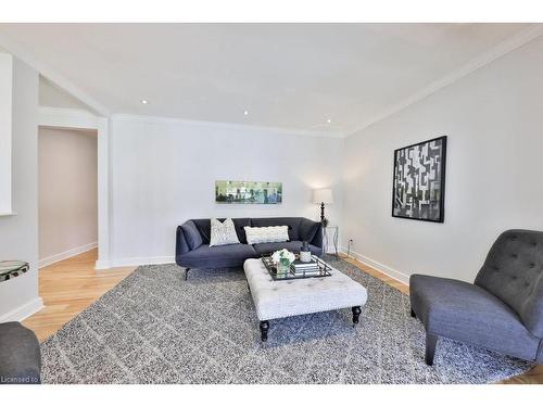 82 King Street, Milton, ON - Indoor Photo Showing Living Room