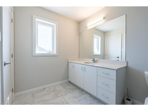 5 Cherry Blossom Heights, Hamilton, ON - Indoor Photo Showing Bathroom