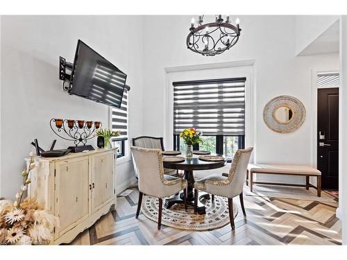 8 Stanmary Drive, St. Catharines, ON - Indoor Photo Showing Dining Room