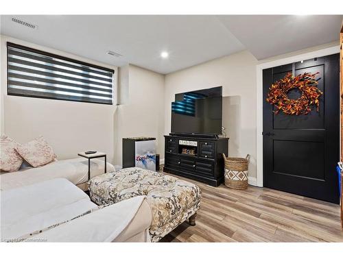 8 Stanmary Drive, St. Catharines, ON - Indoor Photo Showing Bedroom