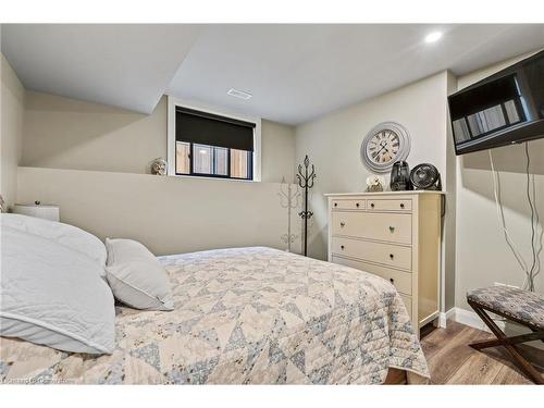 8 Stanmary Drive, St. Catharines, ON - Indoor Photo Showing Bedroom