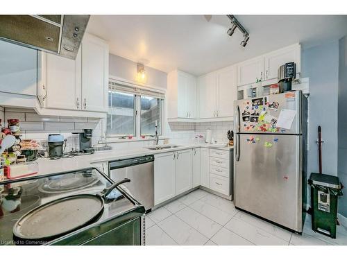 20 Collier Road N, Thorold, ON - Indoor Photo Showing Kitchen