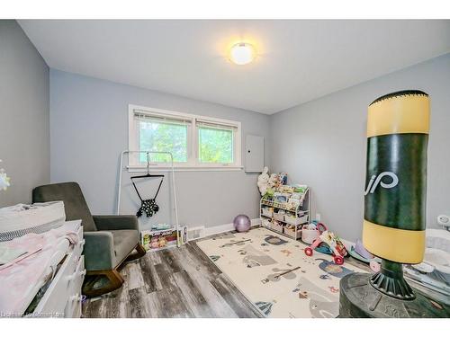 20 Collier Road N, Thorold, ON - Indoor Photo Showing Bedroom