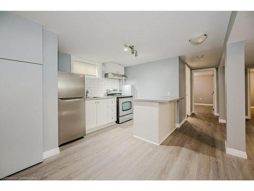 20 Collier Road N, Thorold, ON - Indoor Photo Showing Kitchen