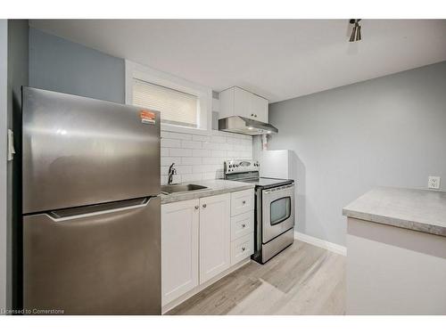 20 Collier Road N, Thorold, ON - Indoor Photo Showing Kitchen