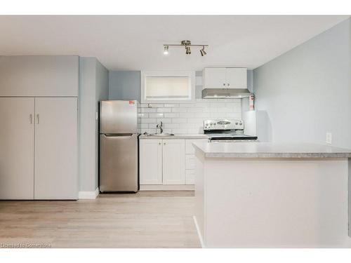 20 Collier Road N, Thorold, ON - Indoor Photo Showing Kitchen