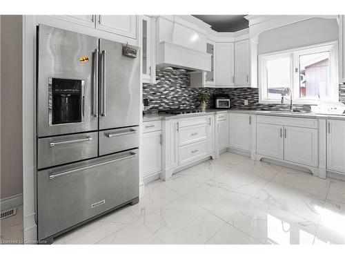 97 Old Chicopee Drive, Kitchener, ON - Indoor Photo Showing Kitchen