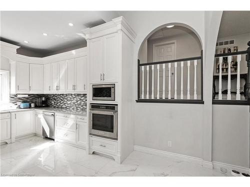 97 Old Chicopee Drive, Kitchener, ON - Indoor Photo Showing Kitchen