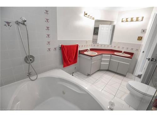 97 Old Chicopee Drive, Kitchener, ON - Indoor Photo Showing Bathroom