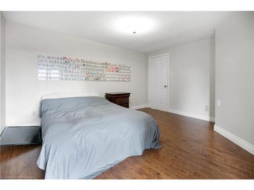 97 Old Chicopee Drive, Kitchener, ON - Indoor Photo Showing Bedroom